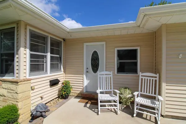 1107 H AVE, Grundy Center, IA 50638