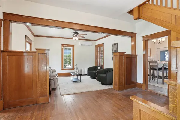 806 E Main ST, New Hampton, IA 50659