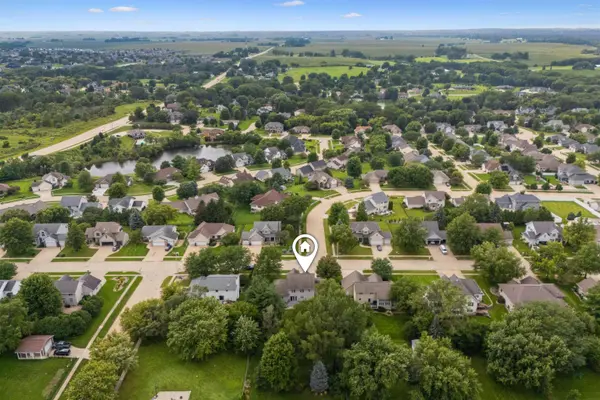 809 Eagle Ridge RD, Cedar Falls, IA 50613