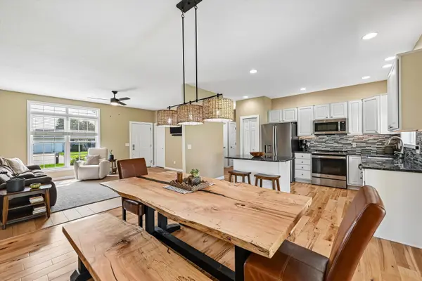 1108 SE 1st ST, Waverly, IA 50677