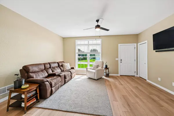 1108 SE 1st ST, Waverly, IA 50677