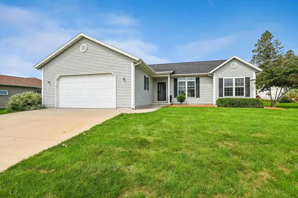 1108 SE 1st ST, Waverly, IA 50677