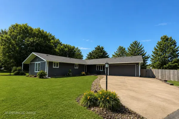 201 Oak Park CIR, Parkersburg, IA 50665