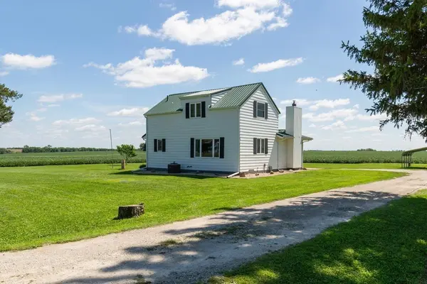 17862 110th, Aplington, IA 50665