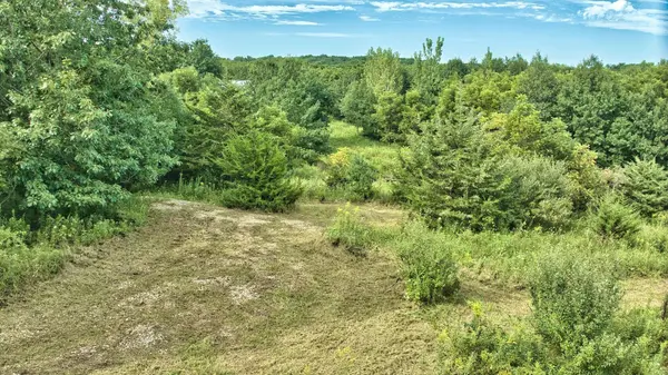 32918 Honeytree LN, New Hartford, IA 50660