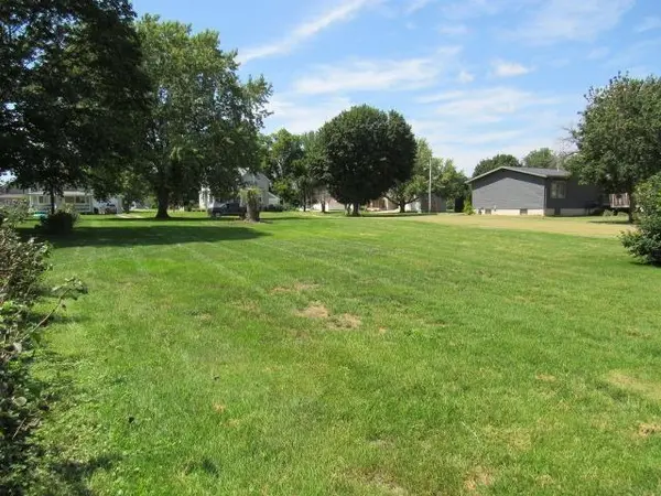615 S Sycamore Street, Monticello, IA 52310