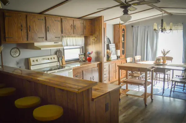 618 Sunset View ST, Harpers Ferry, IA 52146