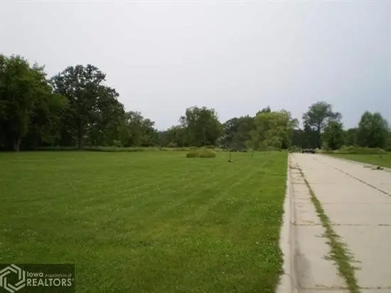 5 Armory LN, Hampton, IA 50441