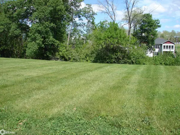 902 S Smith ST, Mount Pleasant, IA 52641