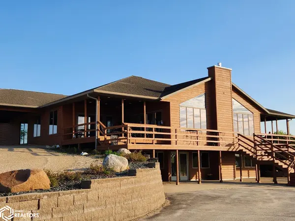 210 Brickyard CT, Sheffield, IA 50475