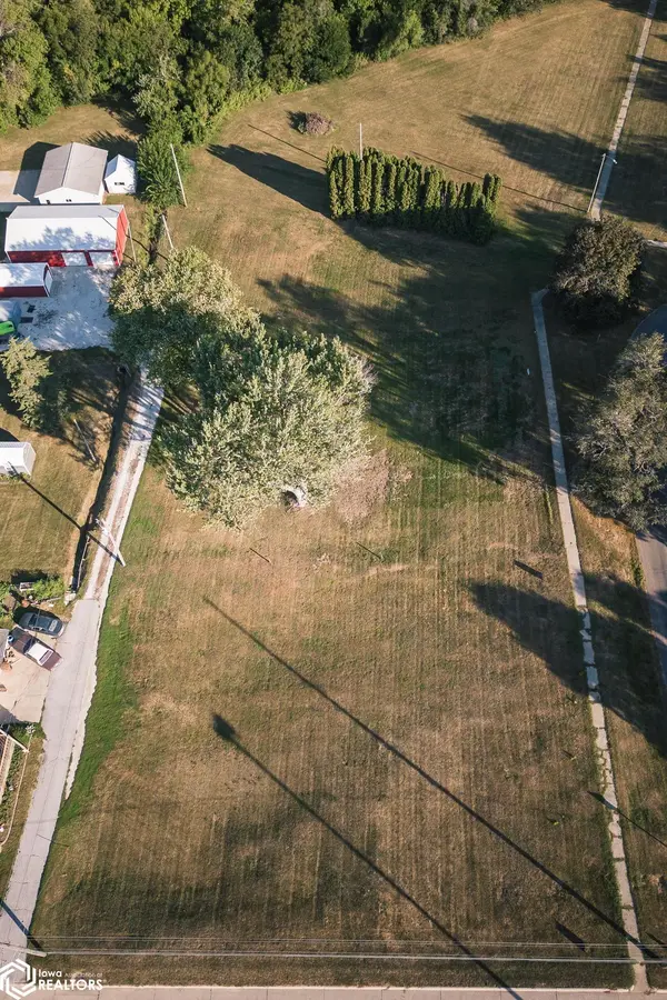 107 & 109 Church ST, Audubon, IA 50025