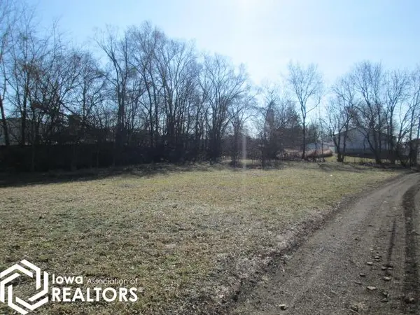 1110 W Roland, Chariton, IA 50049