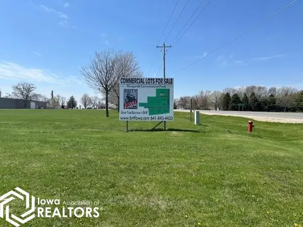 4th ST, Britt, IA 50423
