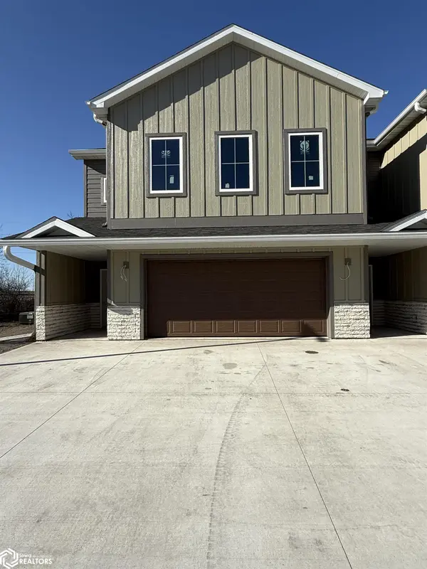 214 Stonebrook Ct., Clear Lake, IA 50428
