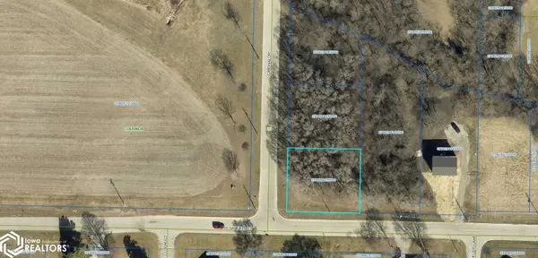 S Cardinal DR, Clarinda, IA 51632
