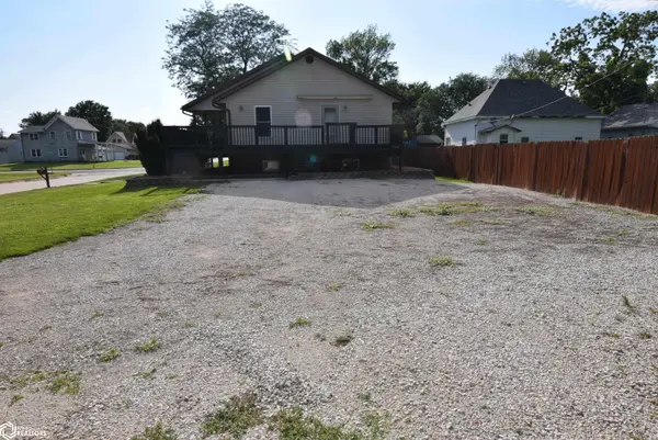 219 8Th AVE, Clarion, IA 50525