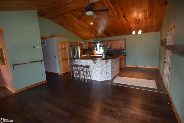 219 8Th AVE, Clarion, IA 50525