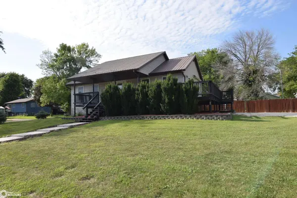 219 8Th AVE, Clarion, IA 50525