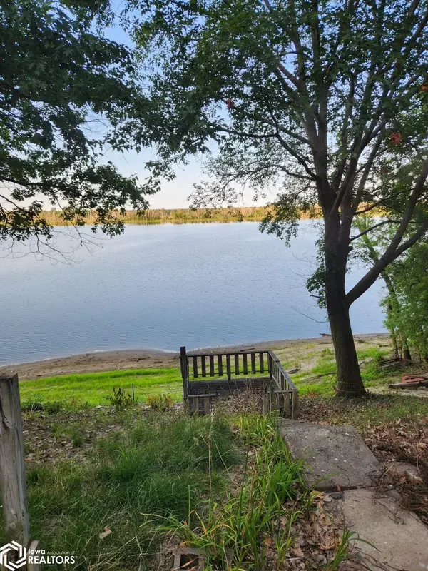 8926 93Rd AVE, Wapello, IA 52653