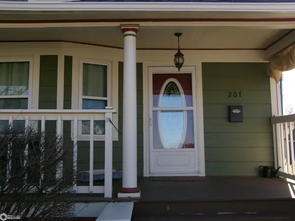 207 E 5th ST, Atlantic, IA 50022
