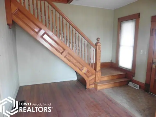 321 3Rd ST, Moorhead, IA 51558