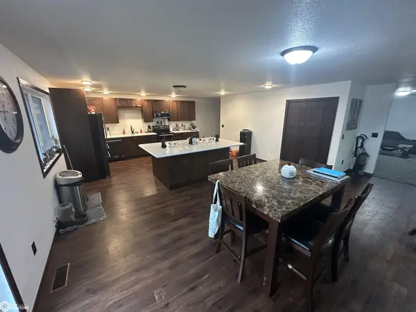 2102 Taylor AVE, Rowan, IA 50470