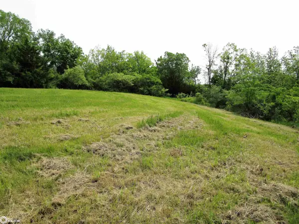 2521 Kenison WAY, IA 50126