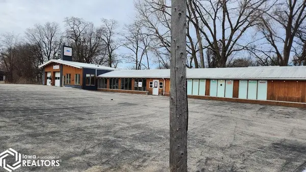 712 HWY 18 E, Clear Lake, IA 50428