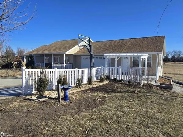 1690 Dogwood AVE, Creston, IA 50801