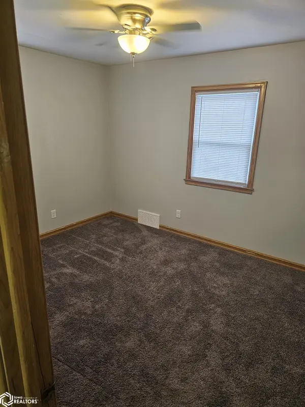 610 Niebel ST, IA 50538