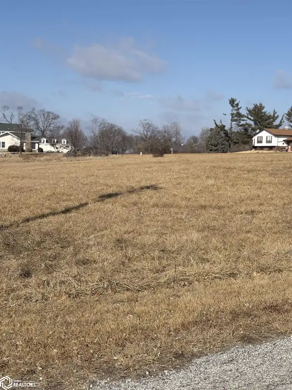 13 Riverview TER, Nauvoo, IL 62354