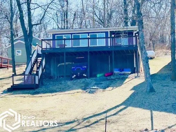 144 Center Point DR, Montezuma, IA 50171