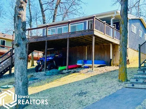 144 Center Point DR, Montezuma, IA 50171