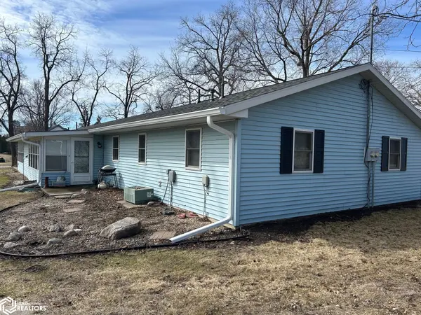 324 S Washington, Eagle Grove, IA 50533