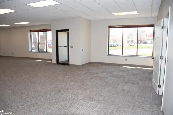 818 W 8Th ST, Carroll, IA 51401