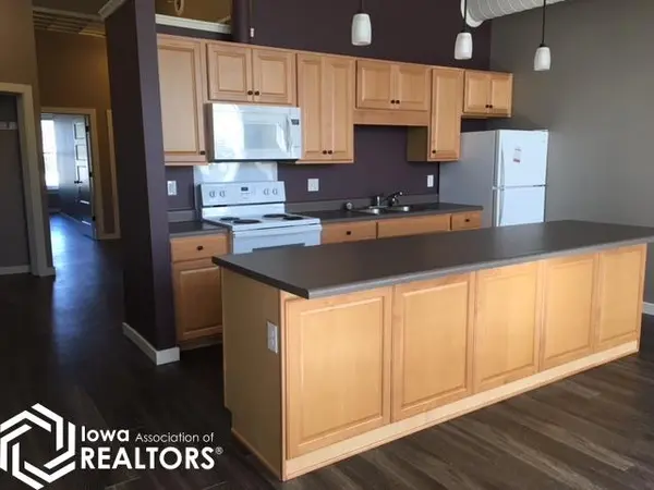 104 & 106 W Jefferson ST, Bloomfield, IA 52537