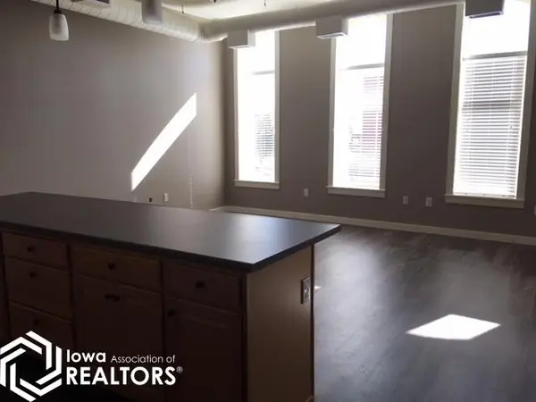 104 & 106 W Jefferson ST, Bloomfield, IA 52537