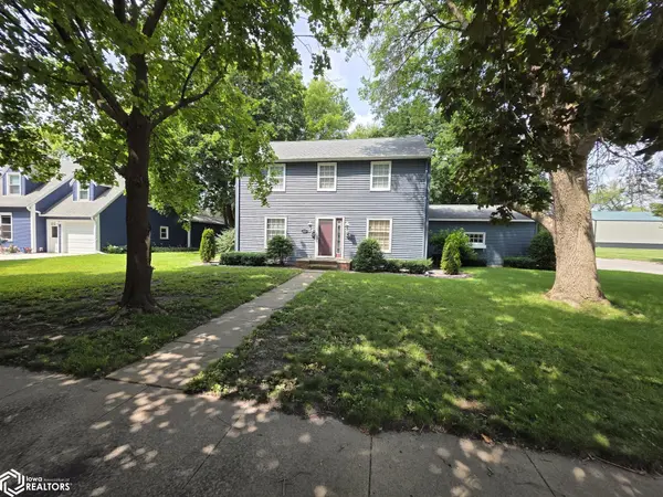 517 1St ST, Buffalo Center, IA 50424