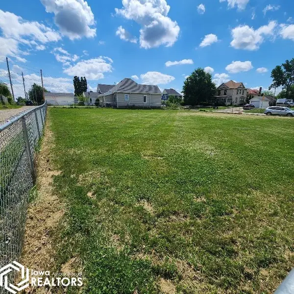 619 W State ST, Marshalltown, IA 50158