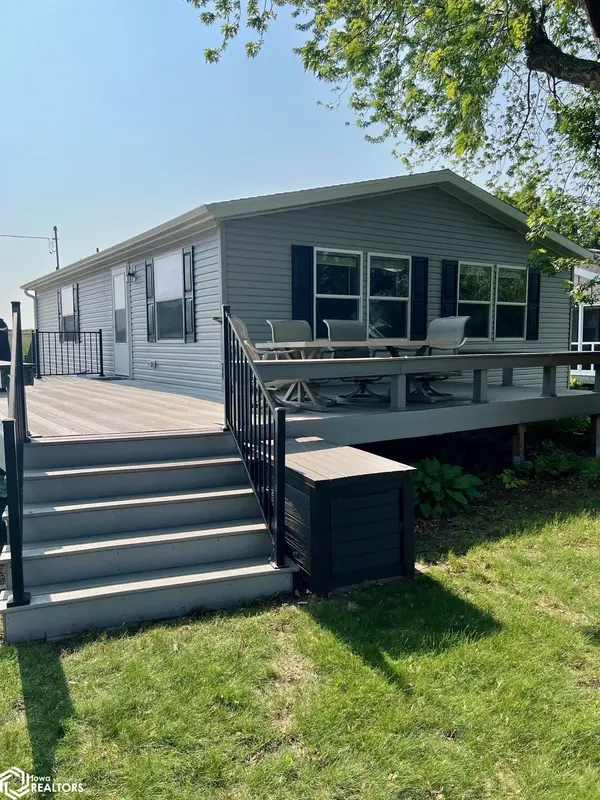 1831 Page AVE, Clarion, IA 50525