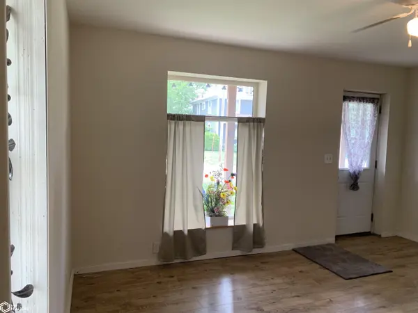 609 N Maple ST, Creston, IA 50801