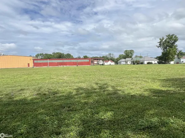 610 W Stone AVE, Fairfield, IA 52556