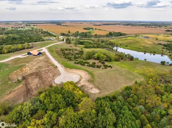 336 Lake DR, Melrose, IA 52569