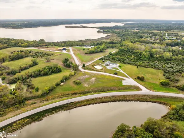 158 Lake DR, Melrose, IA 52569