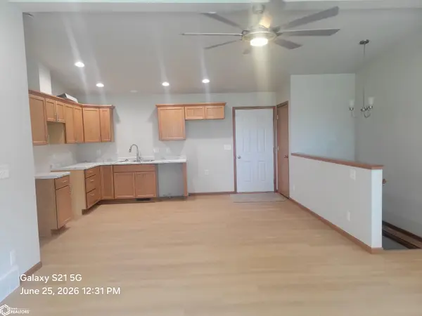 207 E Jefferson ST, Mount Ayr, IA 50854