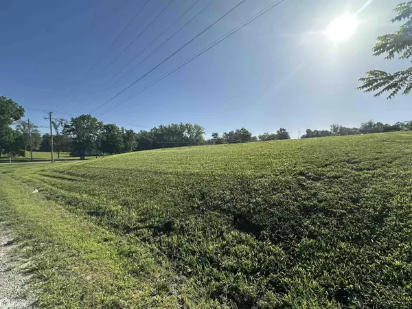 1128 Ilion AVE, Chariton, IA 50049