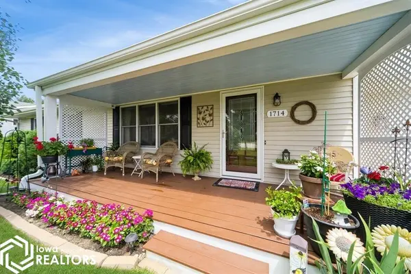 1714 Neil, Pella, IA 50219