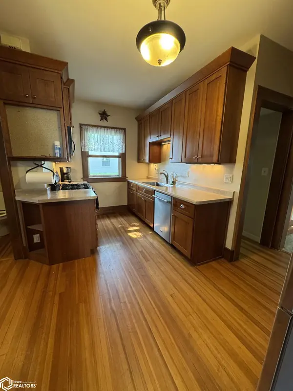 603 W Pleasant Valley ST, Sigourney, IA 52591