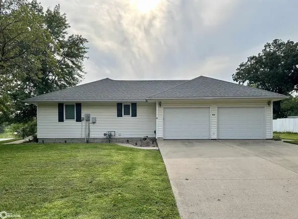 813 S 8th ST, Chariton, IA 50049