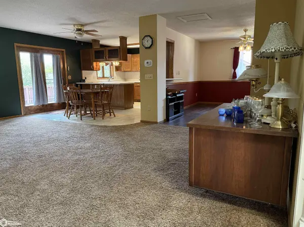 409 E Valley DR, Carroll, IA 51401